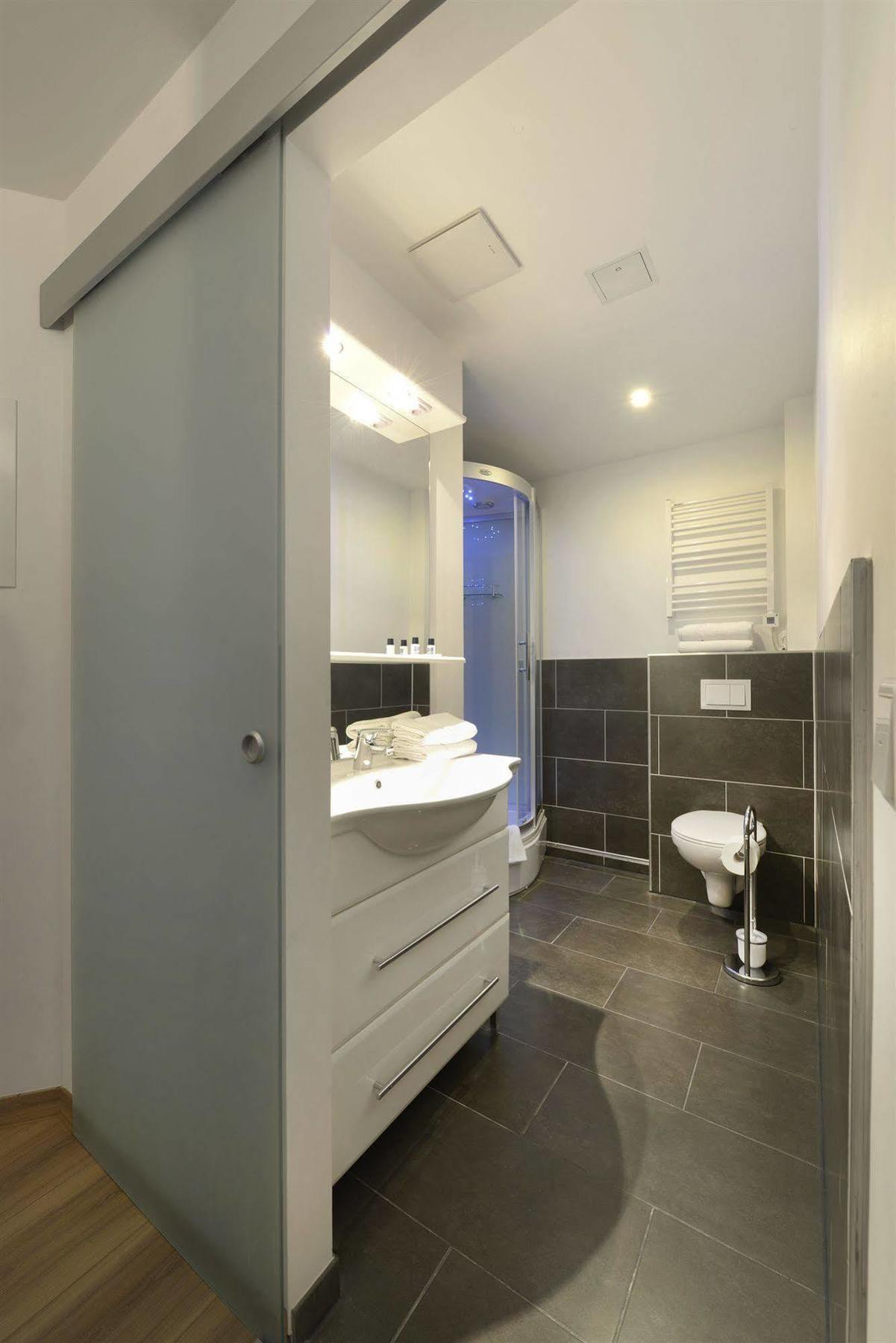 אסן Petul Apart Hotel City Premium מראה חיצוני תמונה
